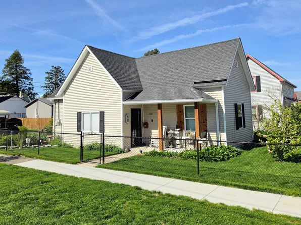 206 N Walnut St, Roachdale, IN 46172