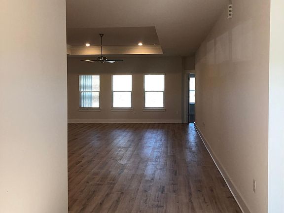 2nd image of 3291 Southwind Dr
