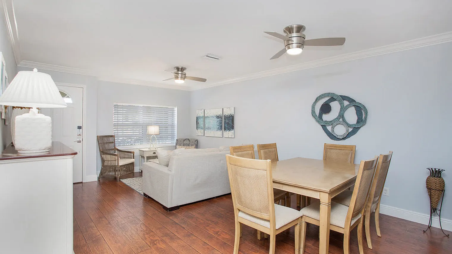4 bed, 2.0 bath, 1905 sqft, $9,024 — Photo 2