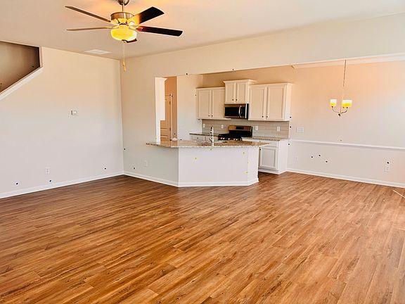 4th image of 22 Briarwood Dr