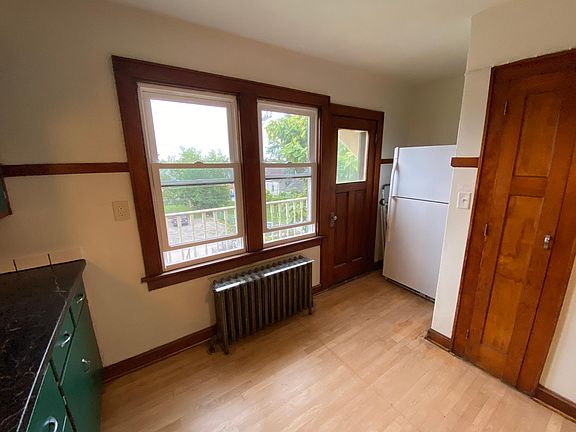 4th image of 2536A N Buffum St