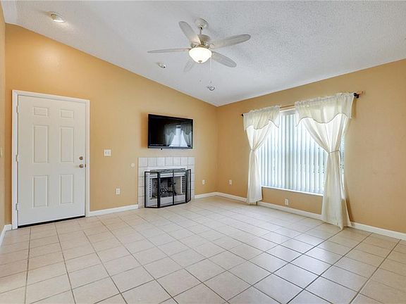 4th image of 1223 Mohrlake Dr