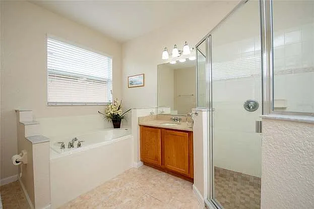 2920 Willow Creek Ln — Photo 42
