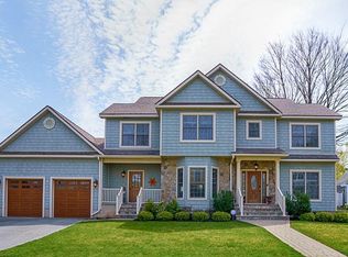 40 Sweetser St, Wakefield, MA 01880