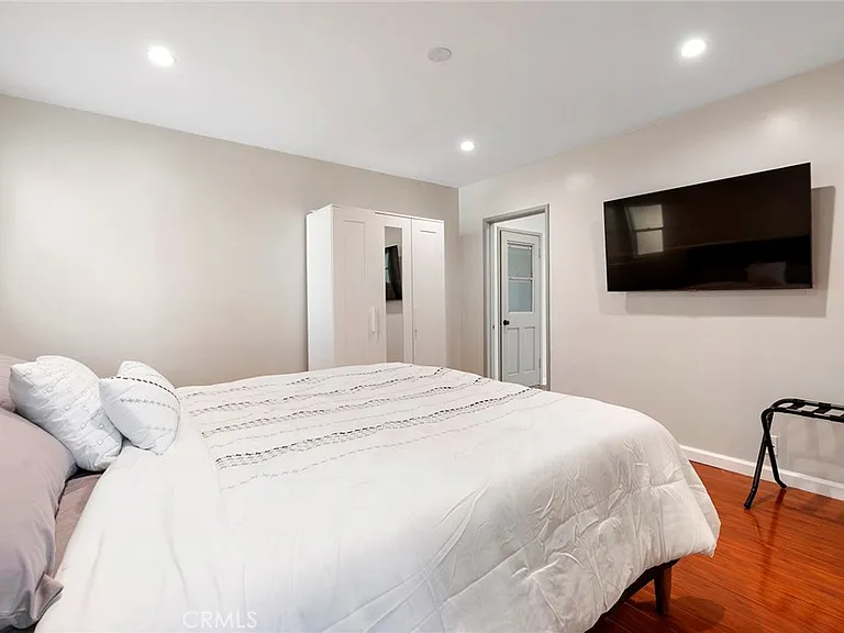 18228 Regina Ave — Photo 14