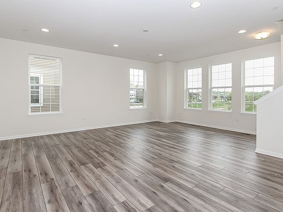 2nd image of 2522 Huntleigh Ln #6.05