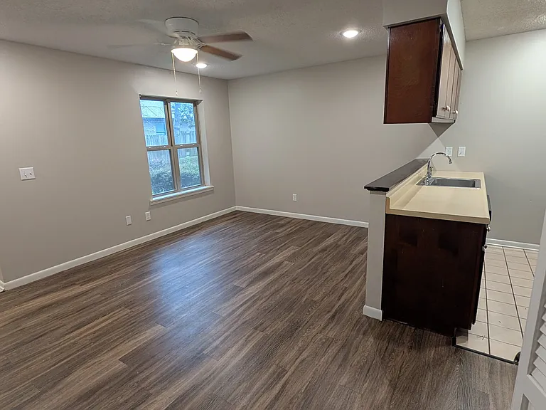 1656 W Matthews Ave #3 — Photo 4