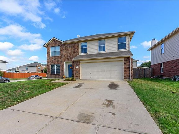 3rd image of 526 Cantebury Park Ln