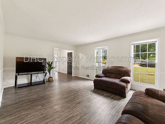 3rd image of 652 Bantry Ln