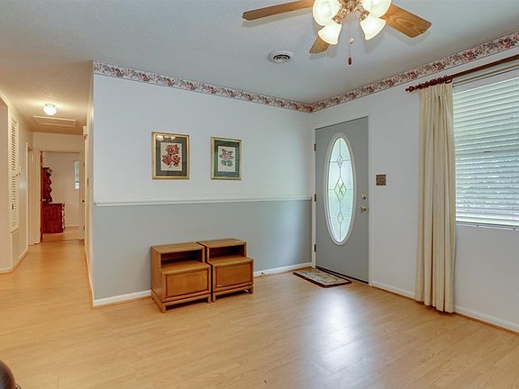 3rd image of 334 Westmont Dr
