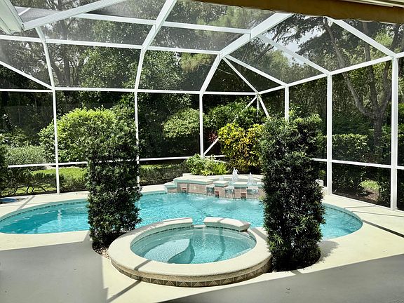 3rd image of 404 NE Ginger Lily Place