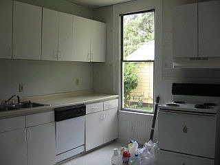 4th image of 512 River St
