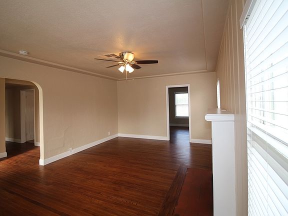 3rd image of 23 E Cortland Ave