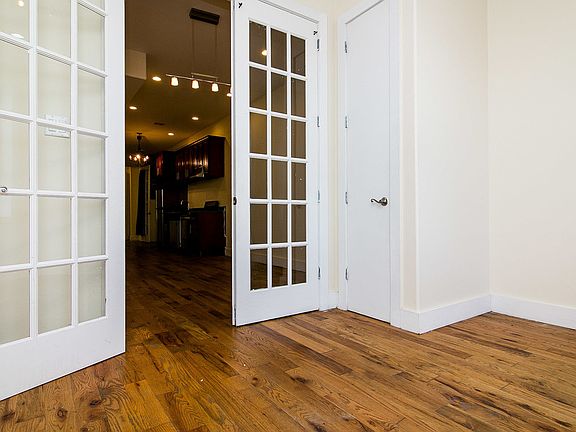 4th image of 318 Melrose St #3B