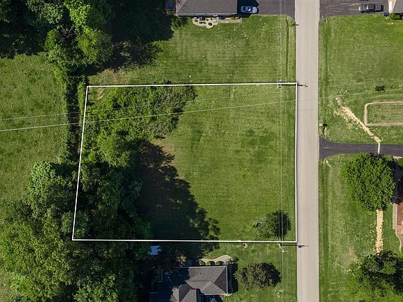 2nd image of 310 Autumn Ridge Rd