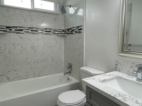 5th image of 1349 Tofts Dr