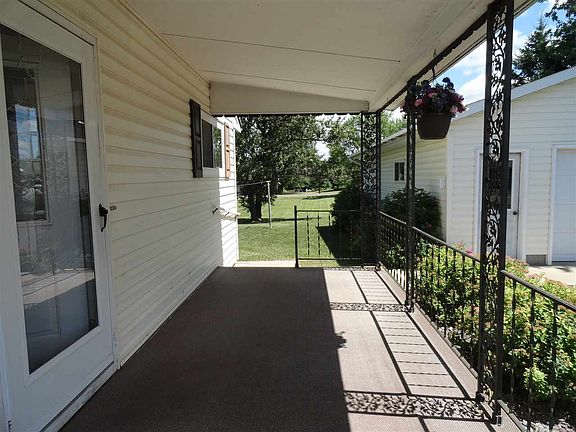 3rd image of 207 N Cedar St