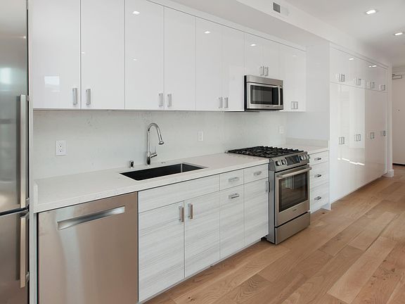4th image of 1801 Mission St #501