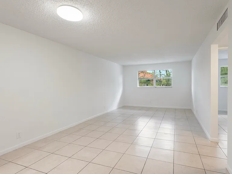 450 SW 2nd Ave #215 — Photo 11