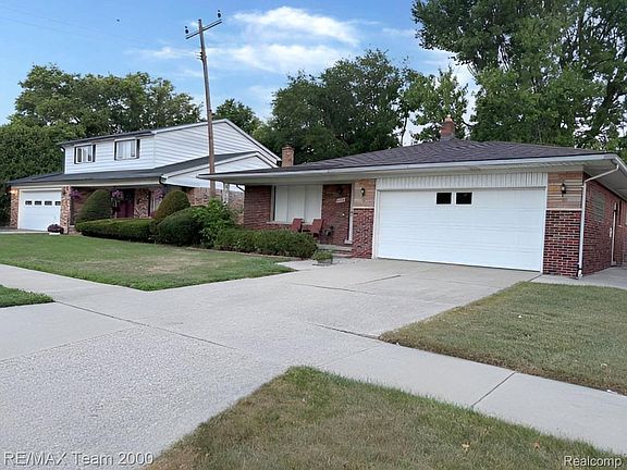 3rd image of 21751 Raven Ave
