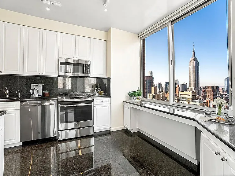 240 E 39th St #15G — Photo 3