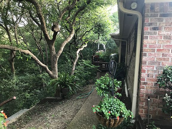 4th image of 7800 Hidden Hollow Dr