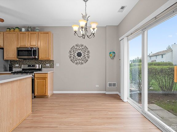 5th image of 3919 Blackstone Dr
