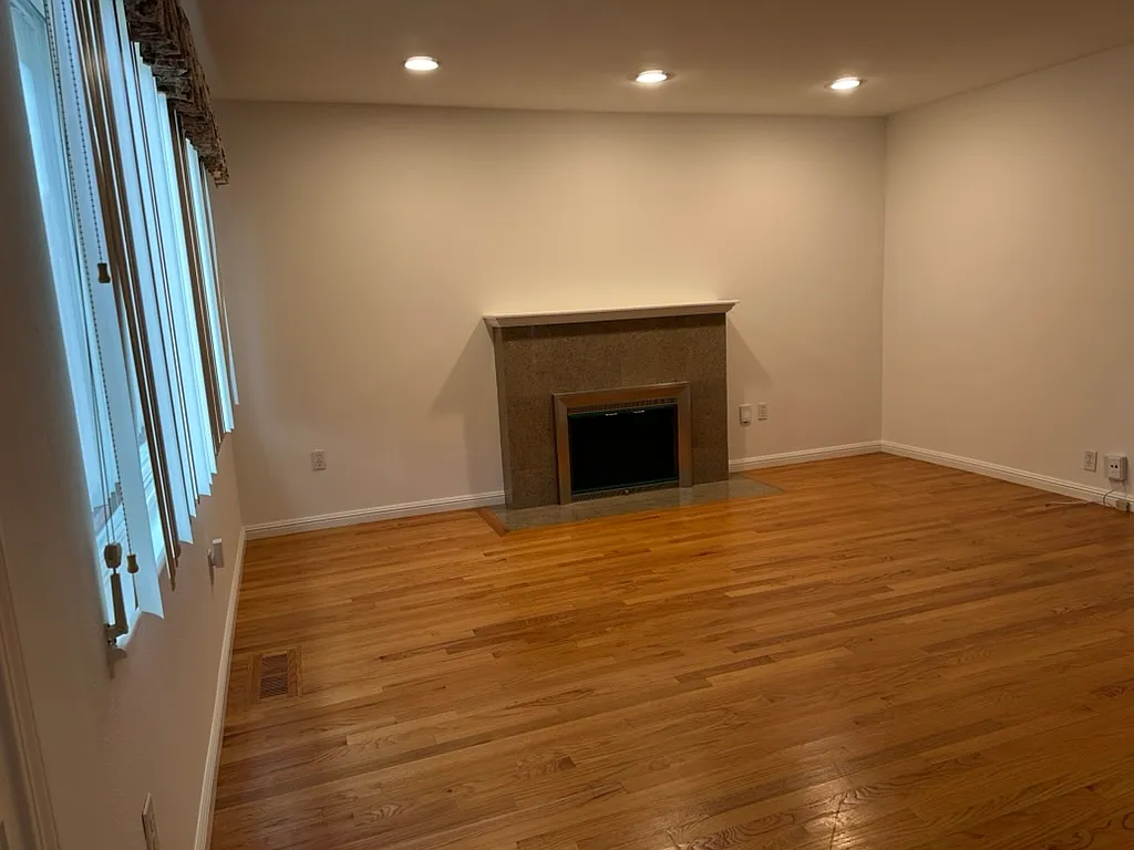 4 bed, 1577 sqft, $5,500 — Photo 2