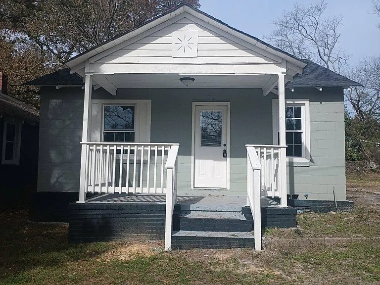 1251 Morris St NE — Photo 1