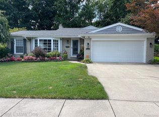 37691 Kingsbury St, Livonia, MI 48154