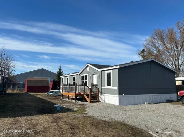 9005 N Neufeld Rd, Hayden Lake, ID 83835