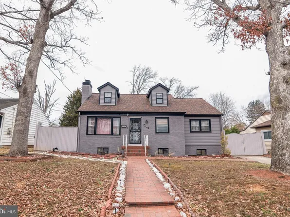 9406 Sheridan St, Lanham, MD 20706