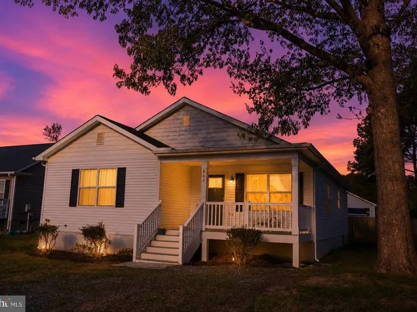 669 Lakeview Dr, Colonial Beach, VA 22443