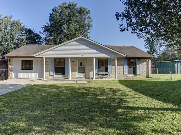 2nd image of 104 Fleetwood Sq