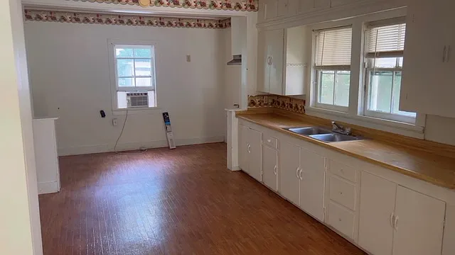 604 E Jefferson St — Photo 5