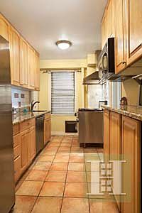 4th image of 2280 Broadway #4E