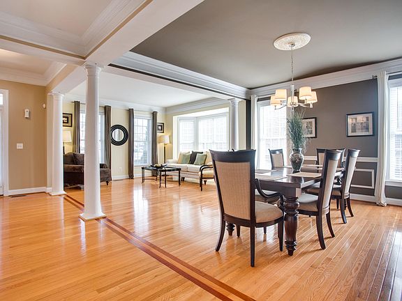 4th image of 9202 Treasure Oak Ct