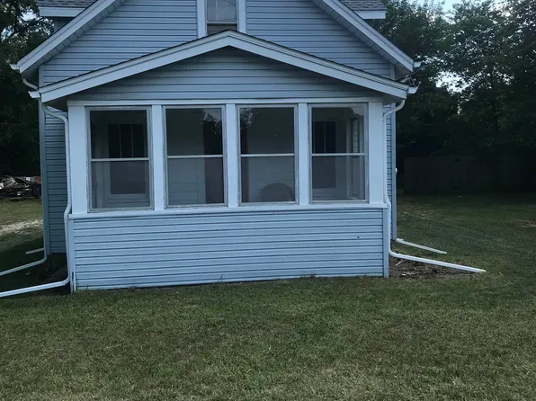 10915 Main St, Roscoe, IL 61073