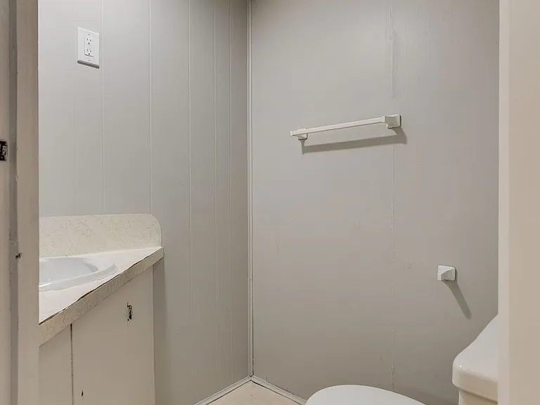 729 Foothills Rd — Photo 23