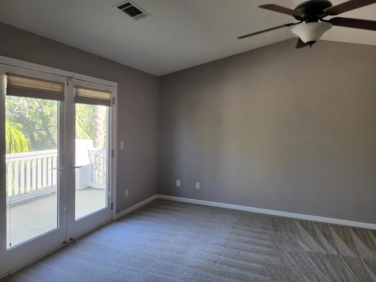 385 Roundhill Dr — Photo 23