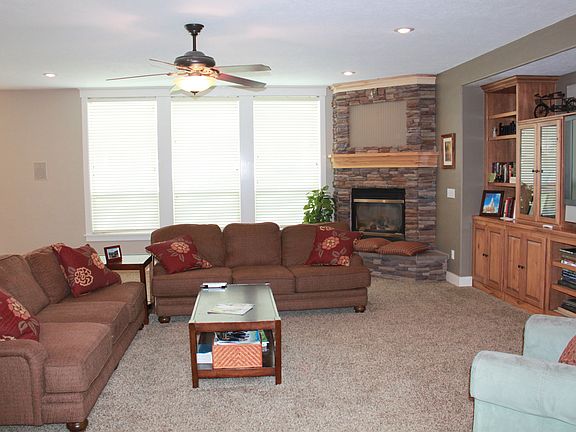 4th image of 4198 E Thomas Mill Dr