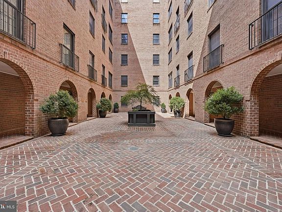 4th image of 2828 Wisconsin Ave NW APT 114