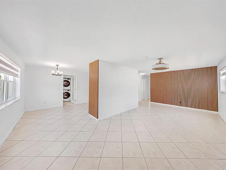 5921 NE 1st Ave — Photo 10