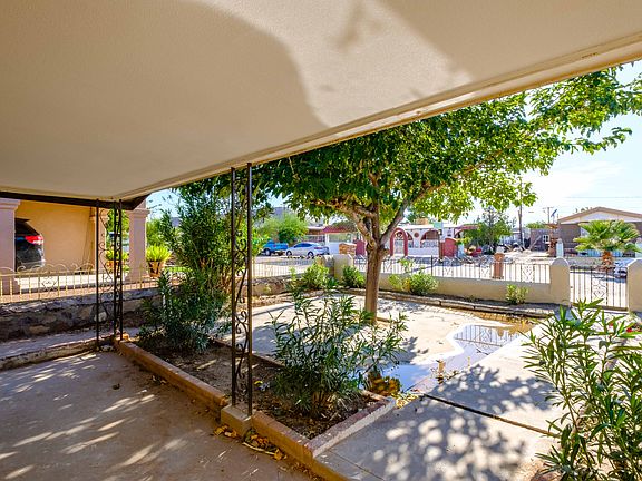 3rd image of 215 Palo Verde Dr