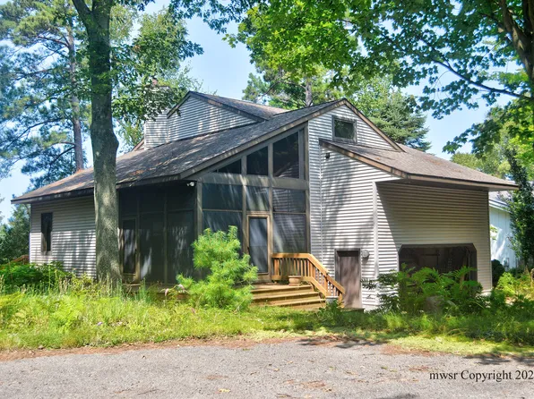 4733 N Lakeshore Rd, Mears, MI 49436