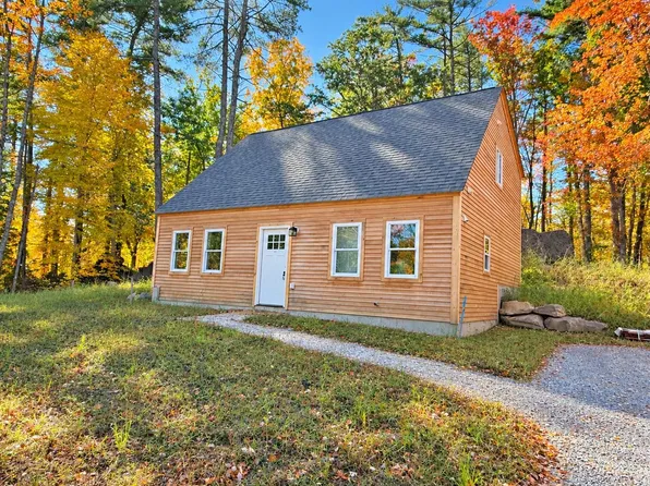 92 Long Shores Drive, Barrington, NH 03825