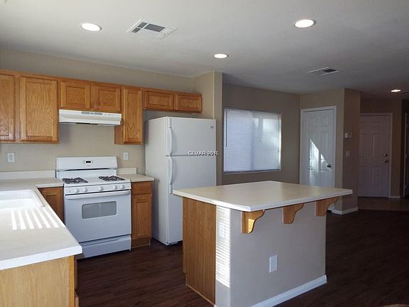 2nd image of 1700 Victor Hugo Ln