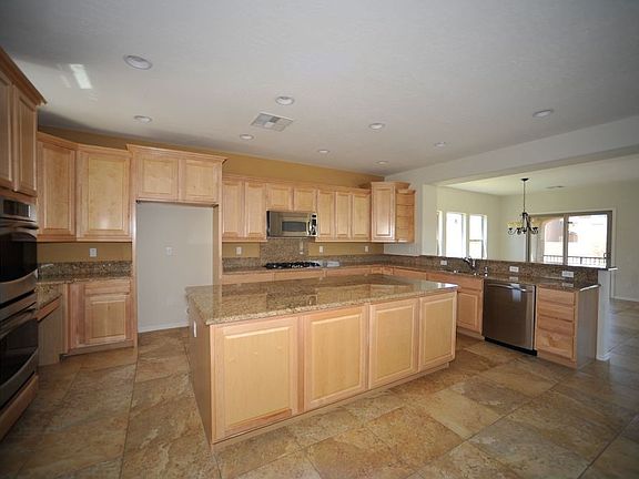 4th image of 10187 Longoria St