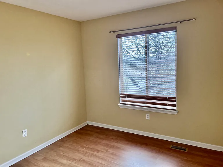 21509 W Georgetown Dr — Photo 4