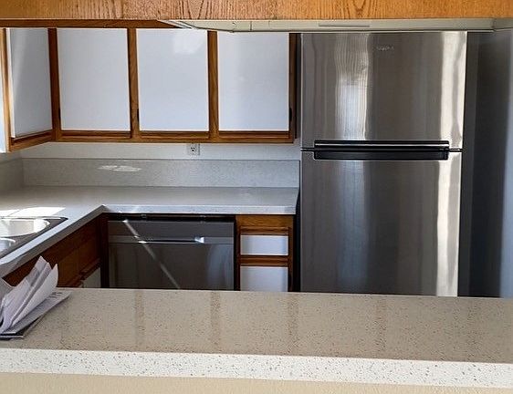 4th image of 555 Redondo Ave APT 301
